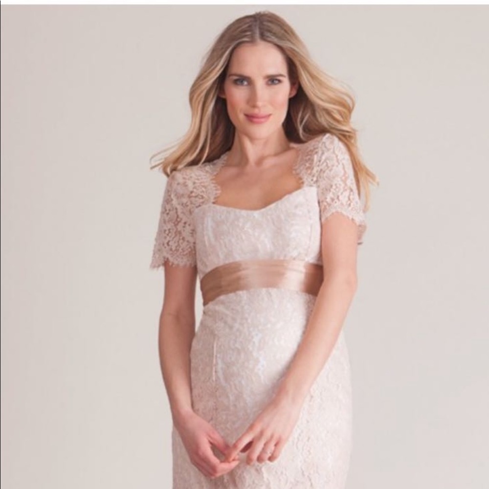 Cut out lace maternity dress